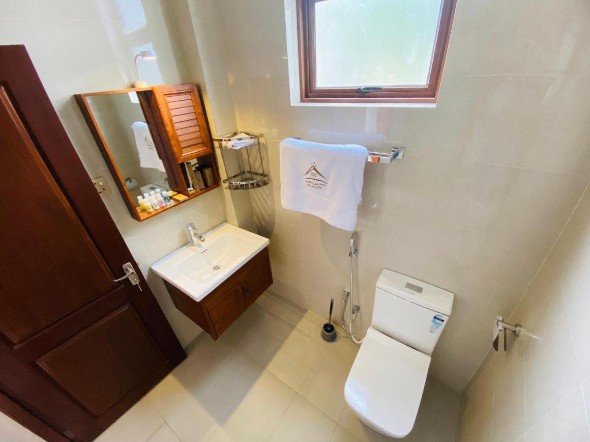 Aurelia Inn Канди Екстериор снимка